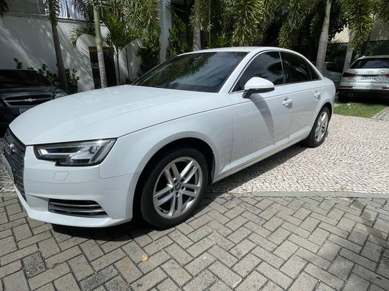 AUDI A4 2.0 TFSI AMBIENTE GASOLINA 4P S TRONIC